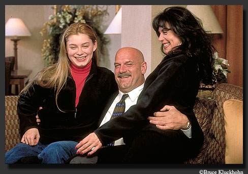 photo of Jesse Ventura with his wife and daughter